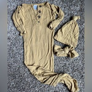 Lou Lou and Company ribbed gown with hat and bow